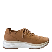 Load image into Gallery viewer, OTBT - FREE in CAMEL Sneakers