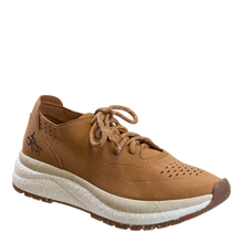 Load image into Gallery viewer, OTBT - FREE in CAMEL Sneakers