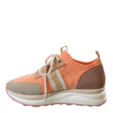 Load image into Gallery viewer, OTBT - SPEED in ROSETTE Sneakers