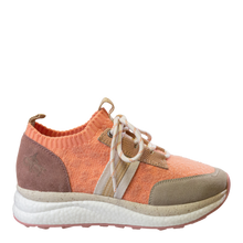 Load image into Gallery viewer, OTBT - SPEED in ROSETTE Sneakers