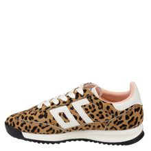 Load image into Gallery viewer, BACK 70 - BARKLEY JOGGER in LEOPARD CAMEL WHITE Sneakers
