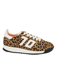 Load image into Gallery viewer, BACK 70 - BARKLEY JOGGER in LEOPARD CAMEL WHITE Sneakers
