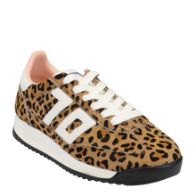 Load image into Gallery viewer, BACK 70 - BARKLEY JOGGER in LEOPARD CAMEL WHITE Sneakers
